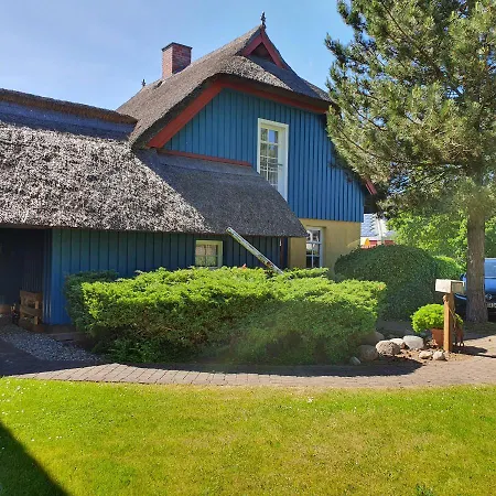 Leuchtturmhaus By Strandgut * Born