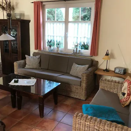 Leuchtturmhaus By Strandgut * Born